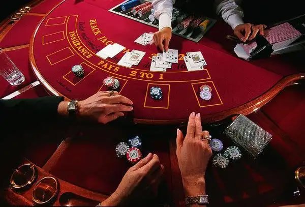 Layar deposit aplikasi coolroms menampilkan metode pembayaran lokal Indonesia seperti DANA, OVO, dan GoPay